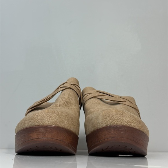 BOC Cadi Tan Vegan Leather Braid Accent Clogs Size 11 - Picture 4 of 15